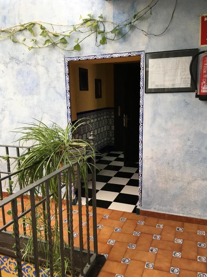Pensión Lisdos Sevilha Exterior foto